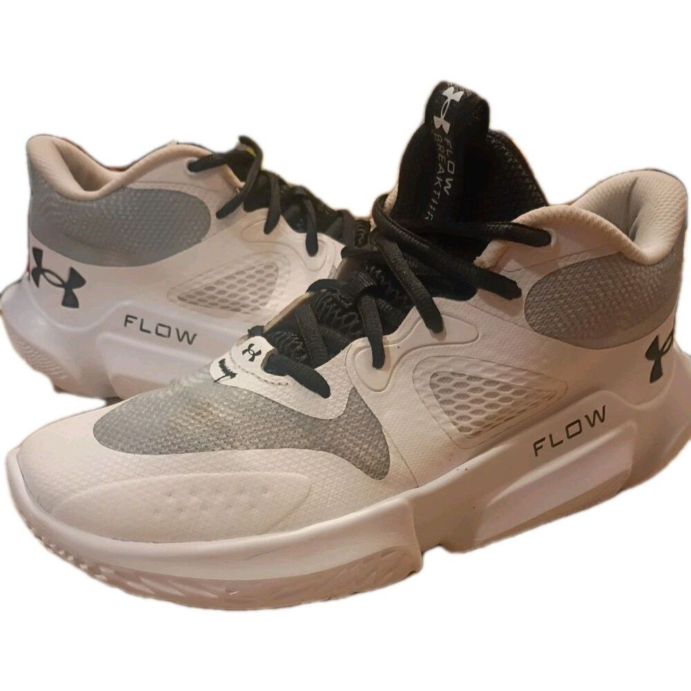 Under Armour Flow Breakthru 3 White On White Basketball Shoes Sneakers Womens 10